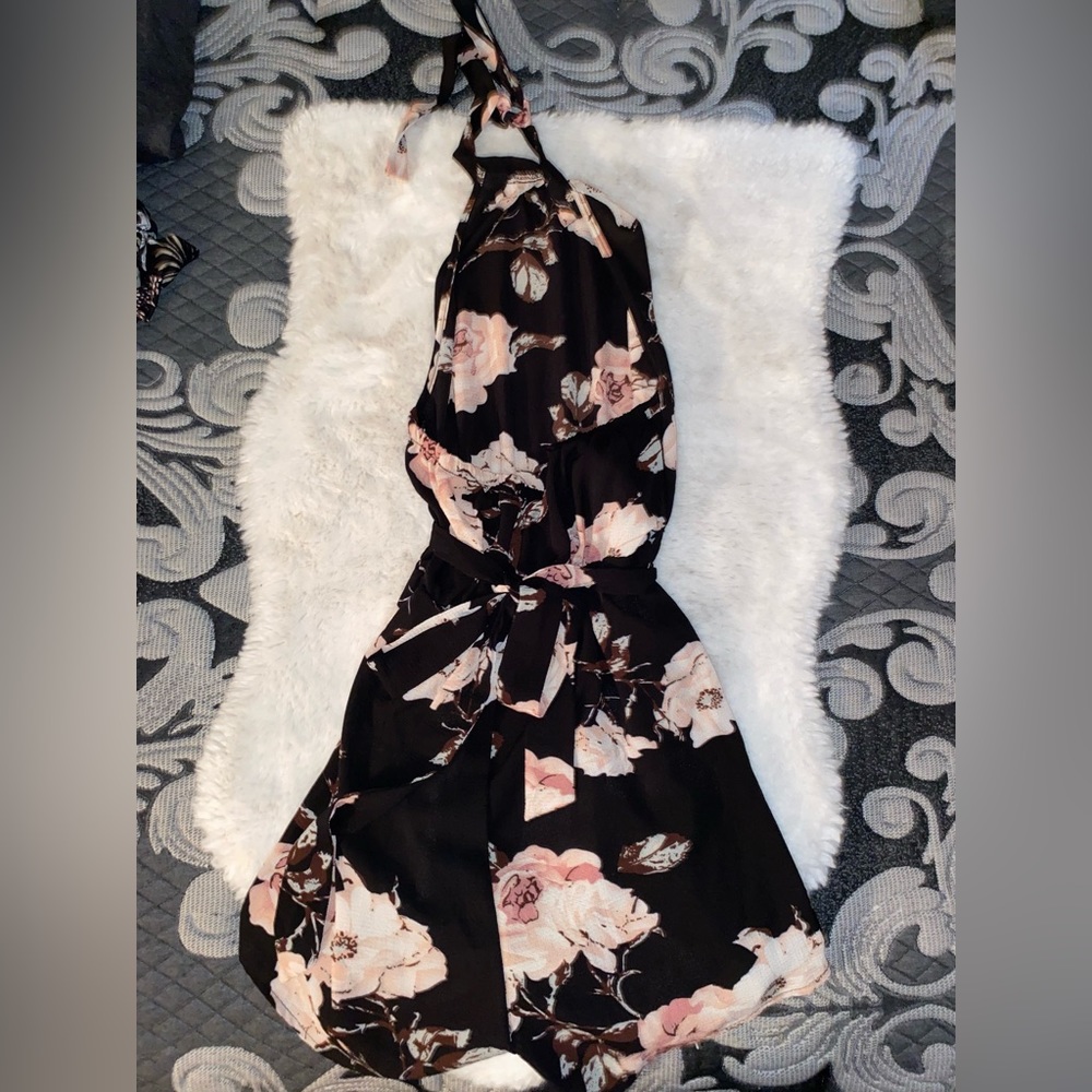 Backless romper - Picture 2 of 2